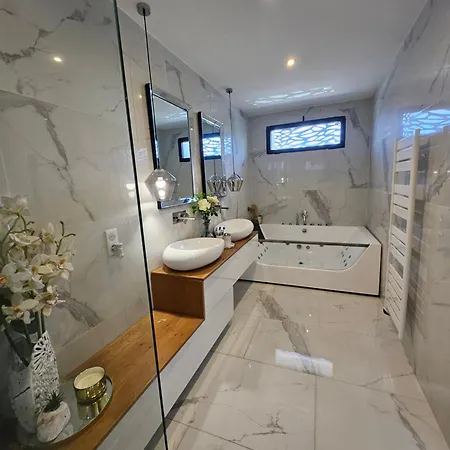 Spacieuse Avec Piscine Grabels