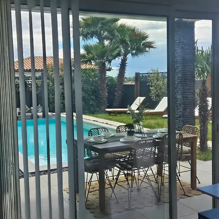 Spacieuse Avec Piscine Villa *
