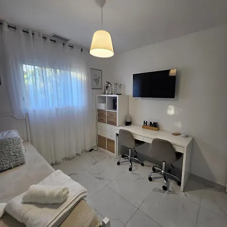 Spacieuse Avec Piscine Villa